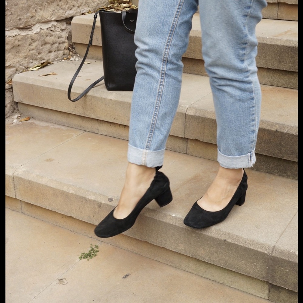 Everlane Italian Leather Day Heels in Navy Suede